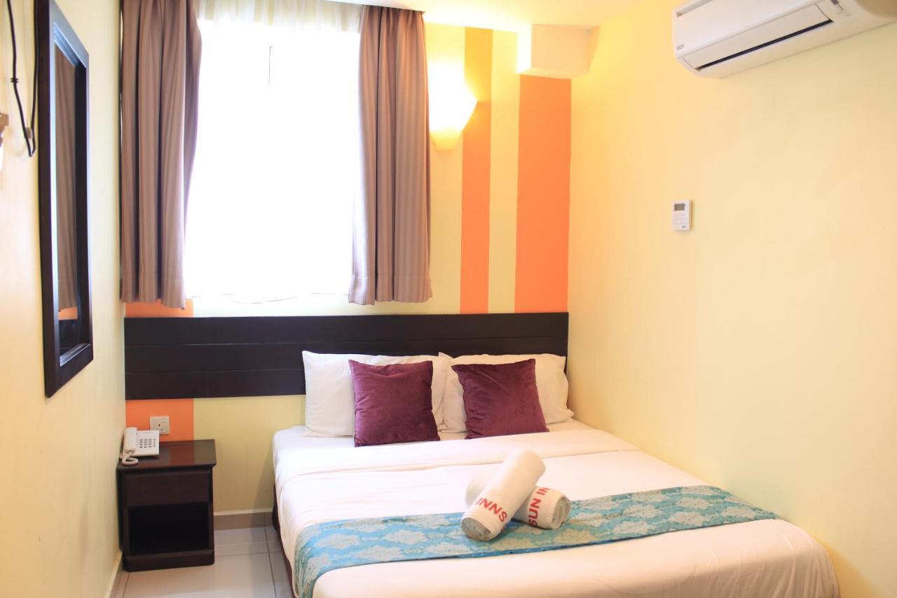 Sun Inns Hotel Айер Керо Екстериор снимка