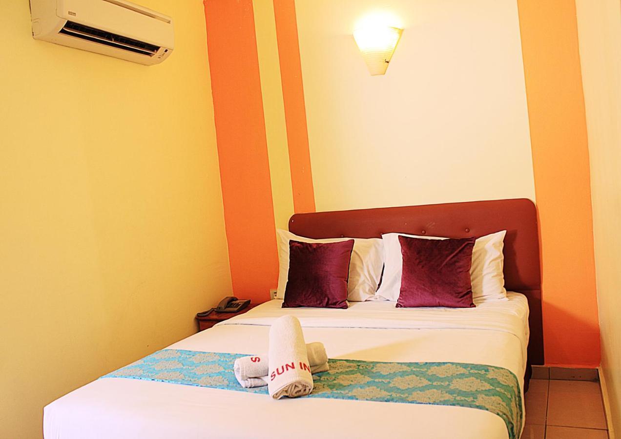 Sun Inns Hotel Айер Керо Екстериор снимка