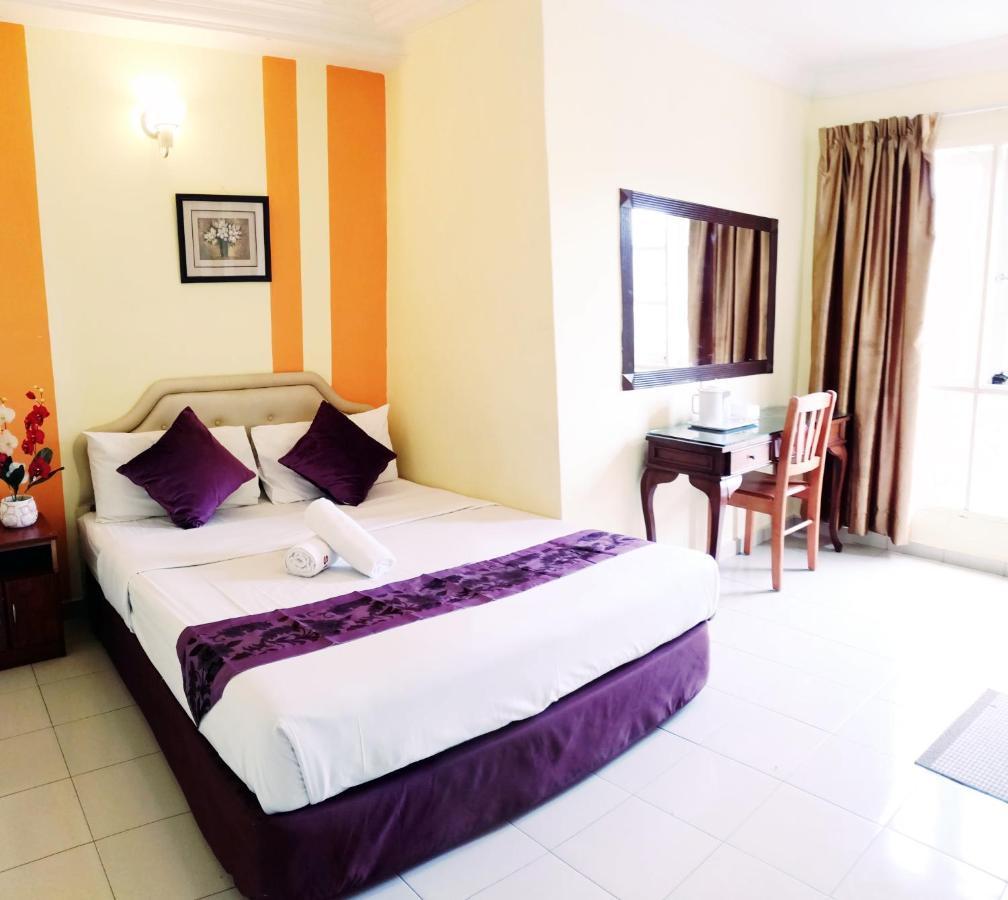 Sun Inns Hotel Айер Керо Екстериор снимка