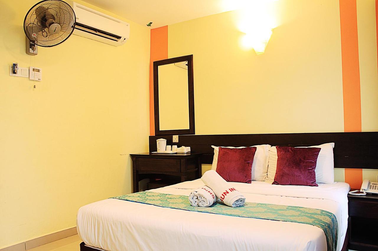 Sun Inns Hotel Айер Керо Екстериор снимка