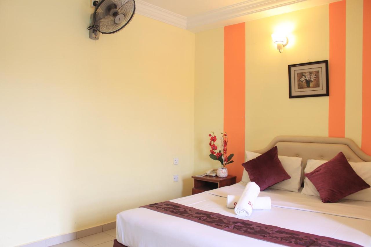 Sun Inns Hotel Айер Керо Екстериор снимка