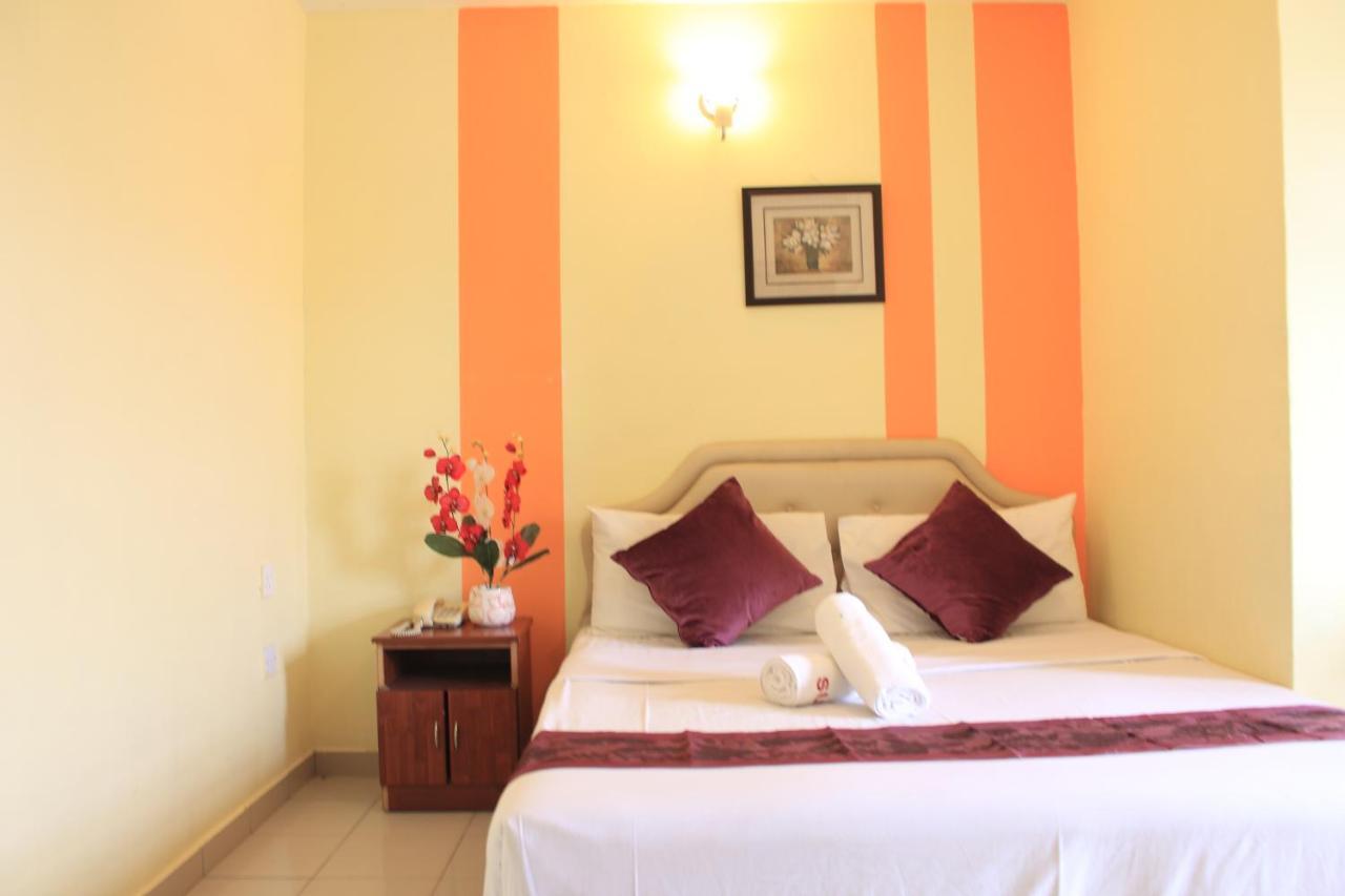 Sun Inns Hotel Айер Керо Екстериор снимка