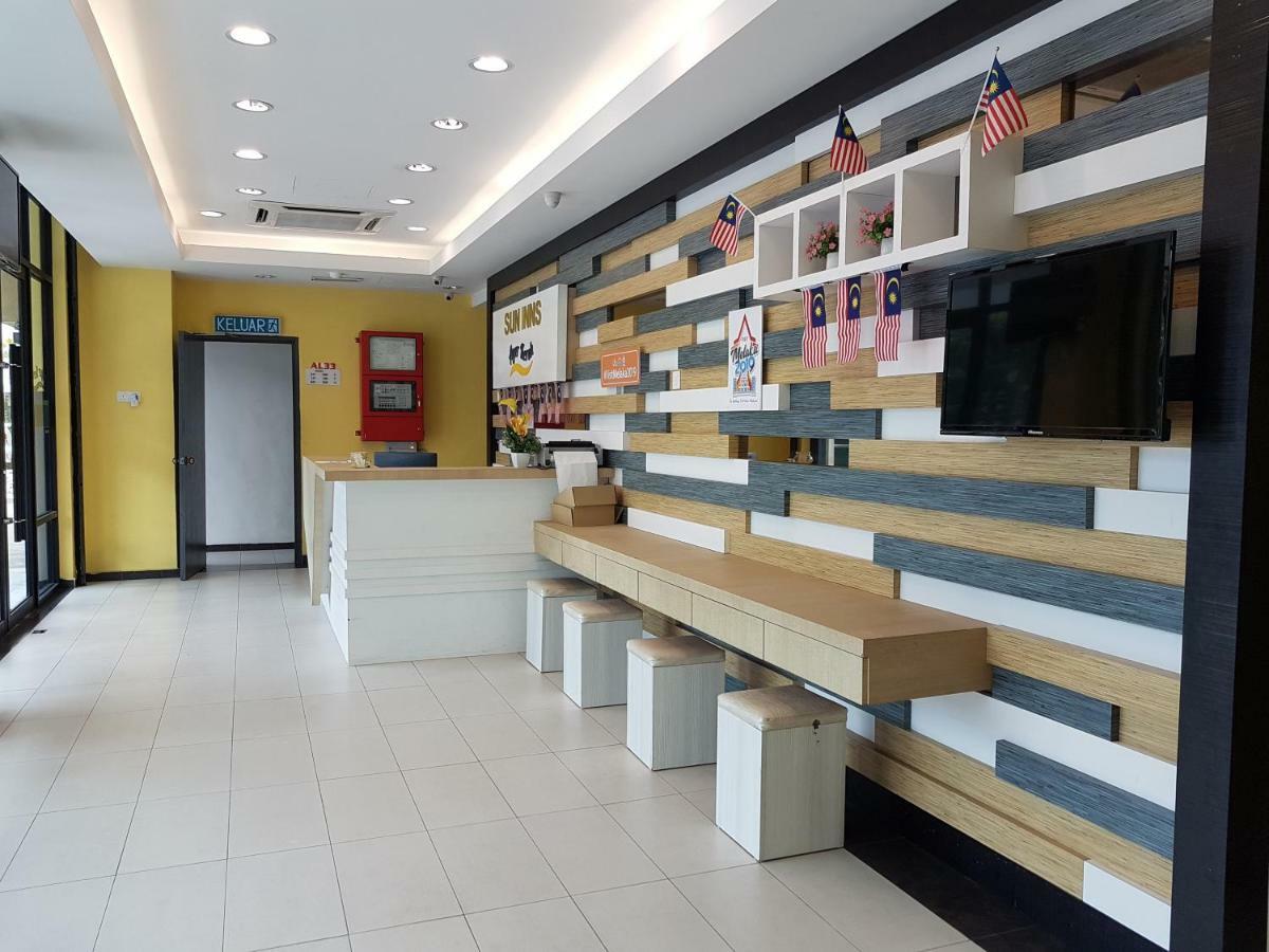 Sun Inns Hotel Айер Керо Екстериор снимка