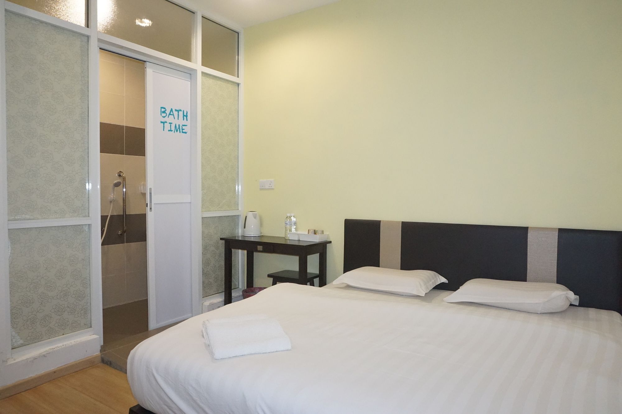 Sun Inns Hotel Айер Керо Екстериор снимка