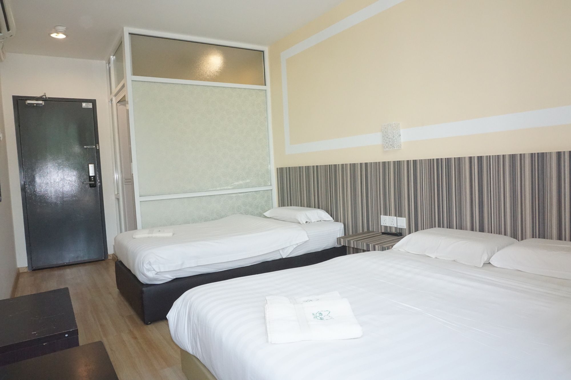 Sun Inns Hotel Айер Керо Екстериор снимка